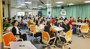 学校组织开展青年教师教学能力提...